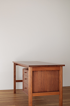 Side Drawer Desk